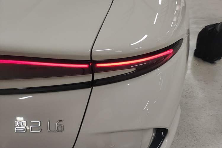 Used IM L6 2024 Max Standard Edition Right Rear Taillight
