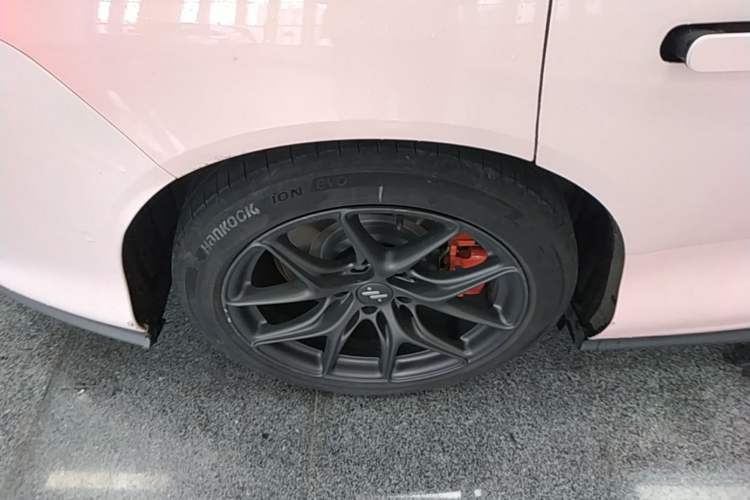 Used IM L6 2024 Max Standard Edition Right Rear Wheel Hub