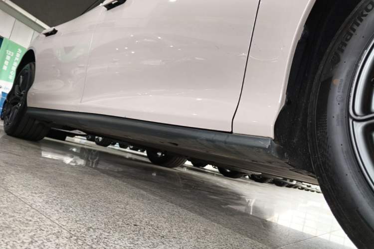 Used IM L6 2024 Max Long-Range Version Right Side Sill