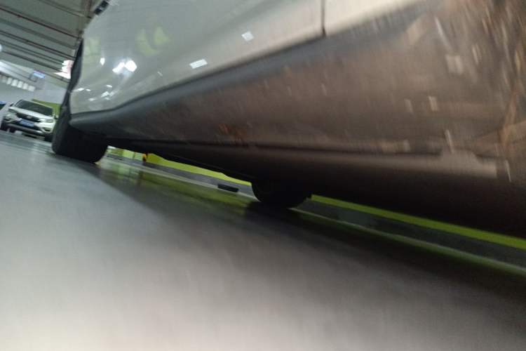 Used IM L6 2024 Max Long-Range Version Chassis Front Right