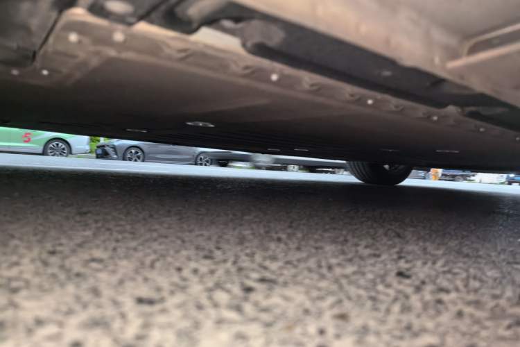 Used IM L6 2024 Max Standard Edition Chassis Rear Right