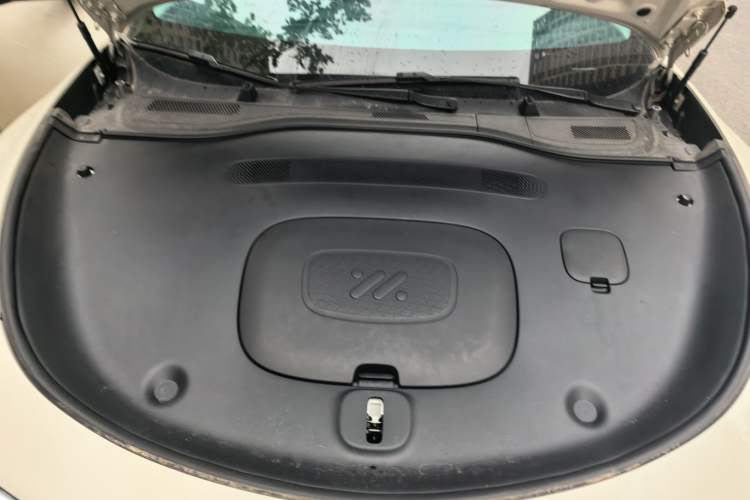 Used IM L6 2024 Max Standard Edition Engine Bay