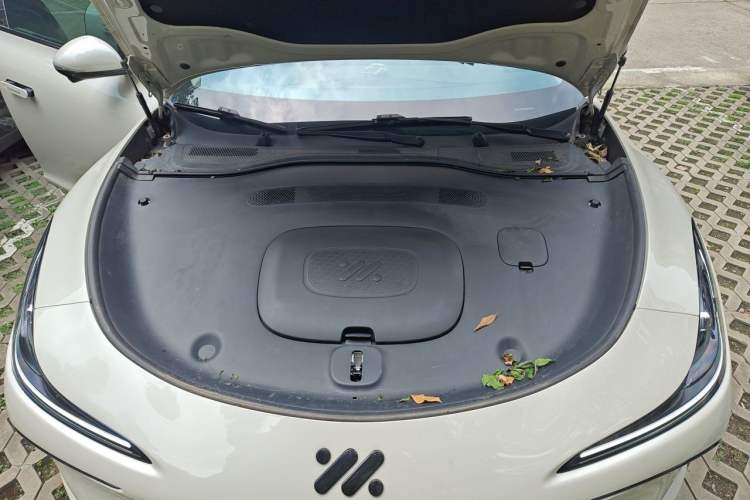 Used IM L6 2024 Max Enhanced Performance Edition Engine Bay