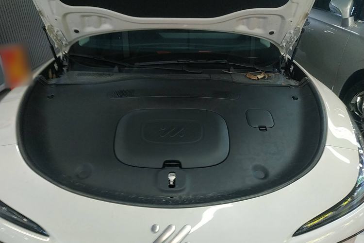 Used IM L6 2024 Max Standard Edition Engine Bay