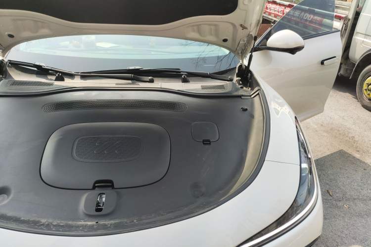 Used IM L6 2024 Max Standard Edition Engine Bay Left