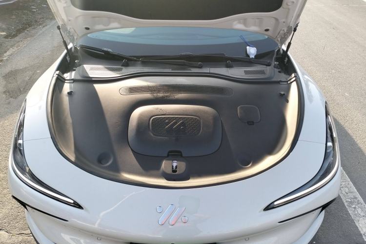 Used IM L6 2024 Max Standard Edition Engine Bay