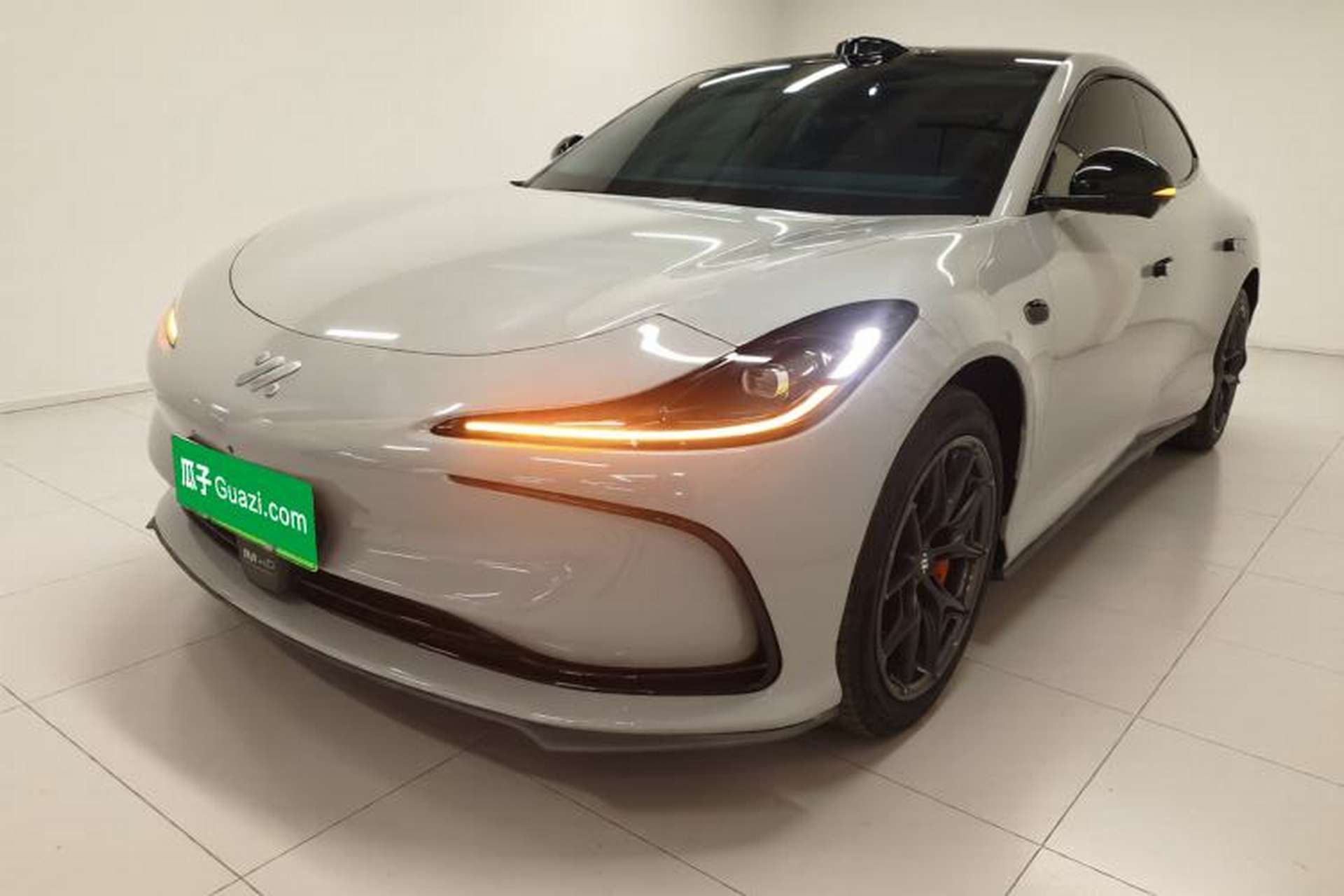 Used IM L6 2024 Max Enhanced Performance Edition Front Left 45 Deg