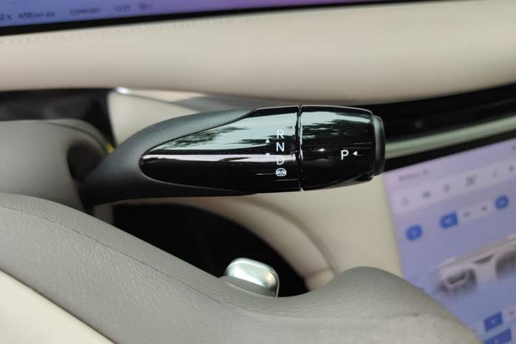 Used IM L6 2024 Max Standard Edition Gear Lever