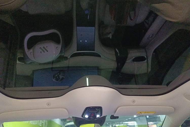 Used IM L6 2024 Max Long-Range Version Headliner