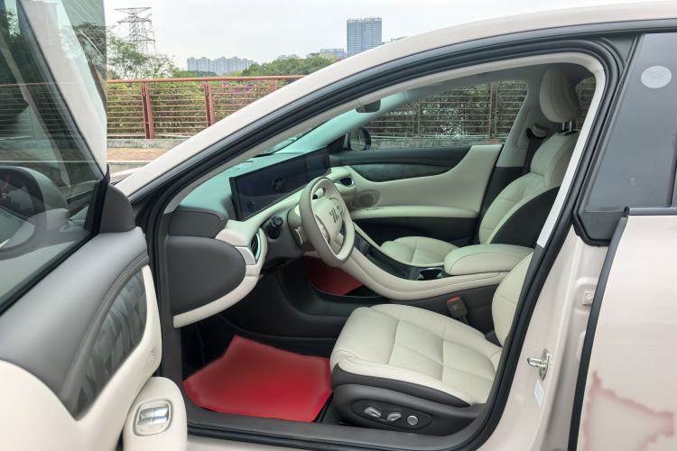 Used IM L6 2024 Max Long-Range Version Interior 1