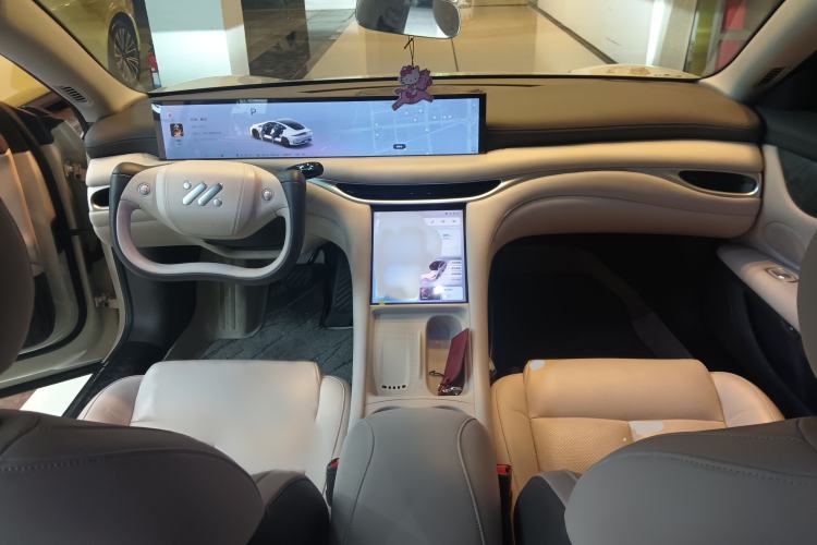 Used IM L6 2024 Max Standard Edition Interior 2