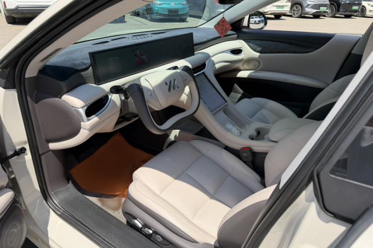 Used IM L6 2024 Max Standard Edition Interior 2