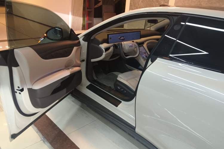 Used IM L6 2024 Max Standard Edition Interior 3