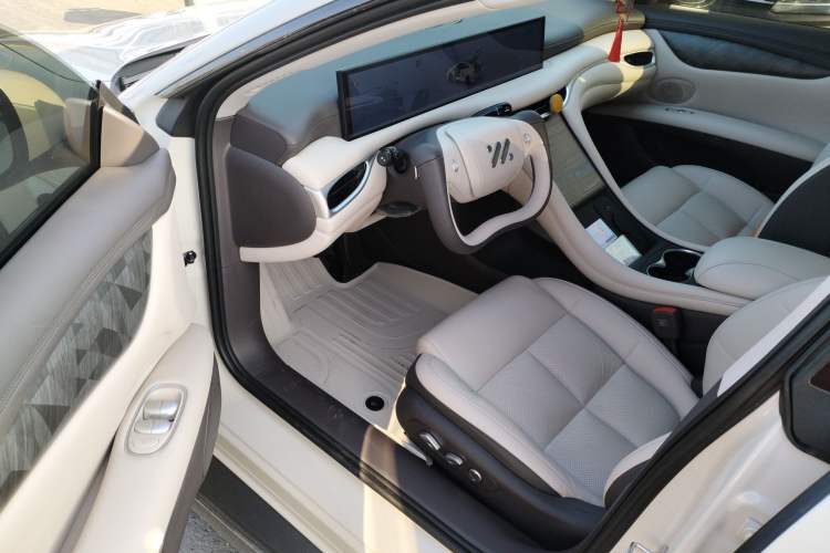 Used IM L6 2024 Max Standard Edition Interior 3