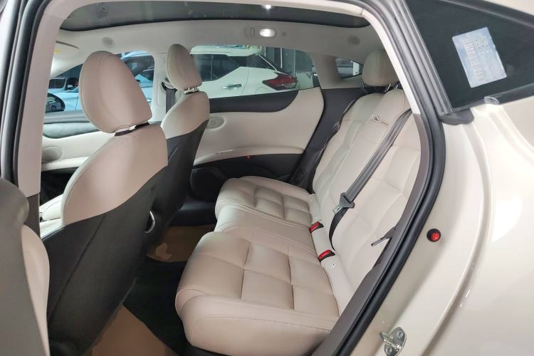 Used IM L6 2024 Max Standard Edition Interior 4