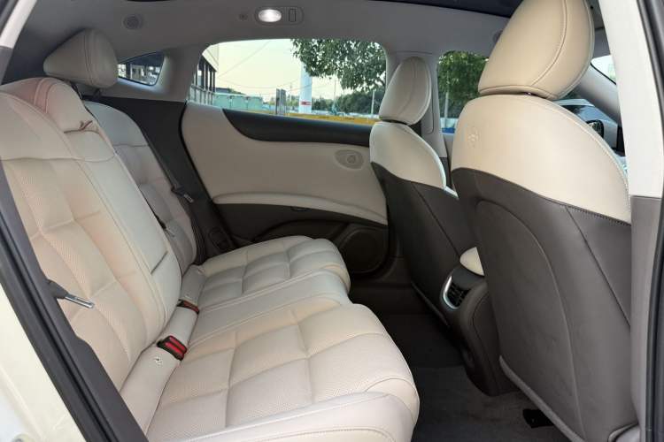 Used IM L6 2024 Max Standard Edition Interior 7