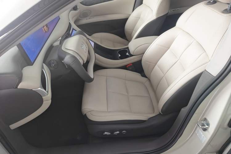 Used IM L6 2024 Max Long-Range Version Left Front Seat