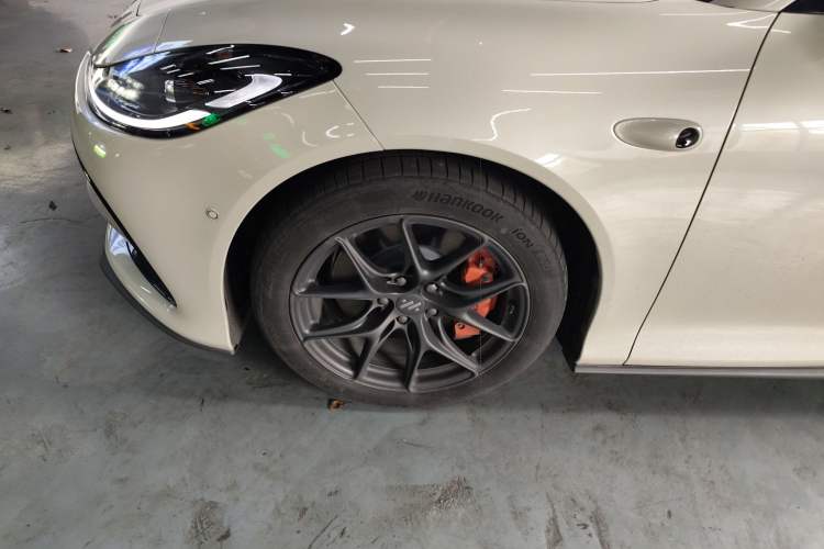 Used IM L6 2024 Max Enhanced Performance Edition Left Front Wheel Hub