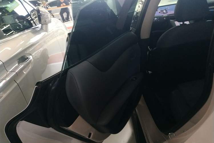 Used IM L6 2024 Max Standard Edition Left Rear Door Interior