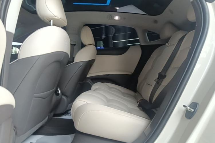 Used IM L6 2024 Max Extended-Range Version Left Rear Seat
