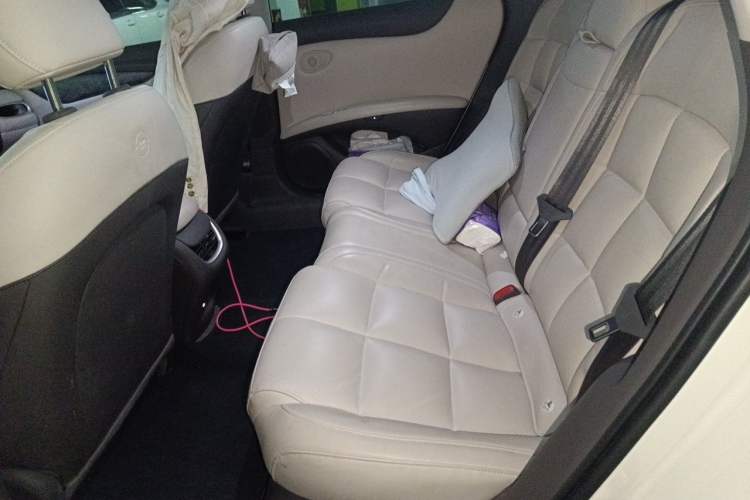 Used IM L6 2024 Max Long-Range Version Left Rear Seat
