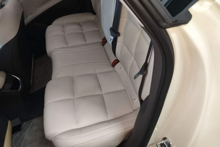 Used IM L6 2024 Max Standard Edition Left Rear Seat