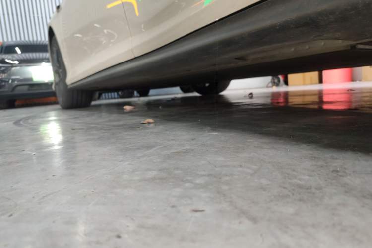 Used IM L6 2024 Max Enhanced Performance Edition Left Side Sill
