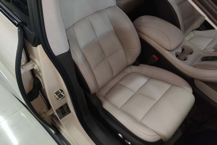 Used IM L6 2024 Max Standard Edition Right Front Seat