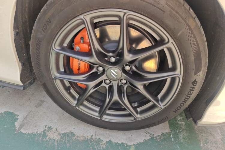 Used IM L6 2024 Max Standard Edition Right Front Wheel Hub