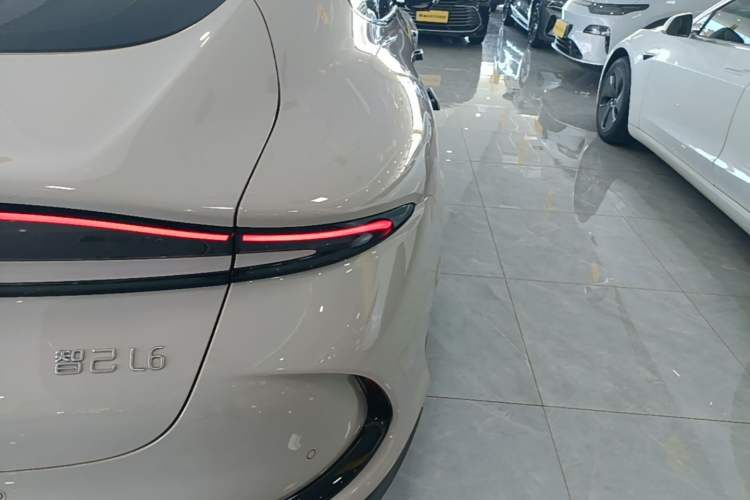 Used IM L6 2024 Max Standard Edition Right Rear Taillight