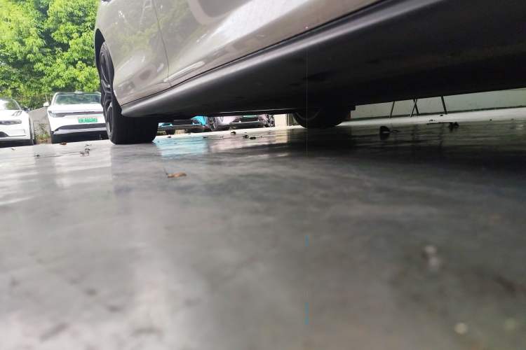 Used IM L6 2024 Max Enhanced Performance Edition Right Side Sill