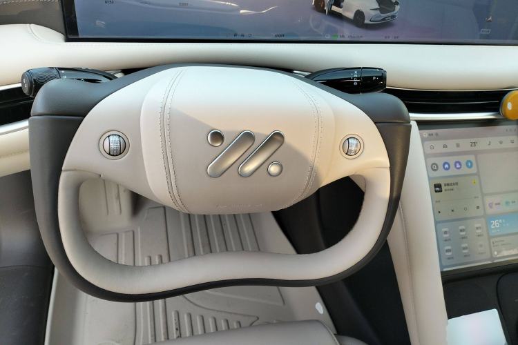 Used IM L6 2024 Max Standard Edition Steering Wheel