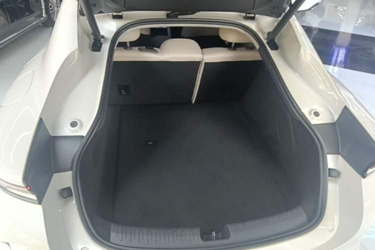 Used IM L6 2024 Max Extended-Range Version Trunk