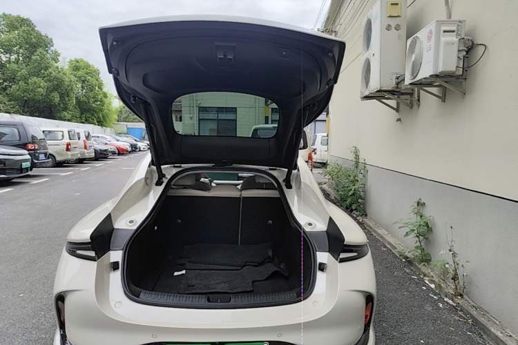 Used IM L6 2024 Max Standard Edition Trunk