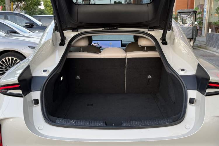 Used IM L6 2024 Max Standard Edition Trunk