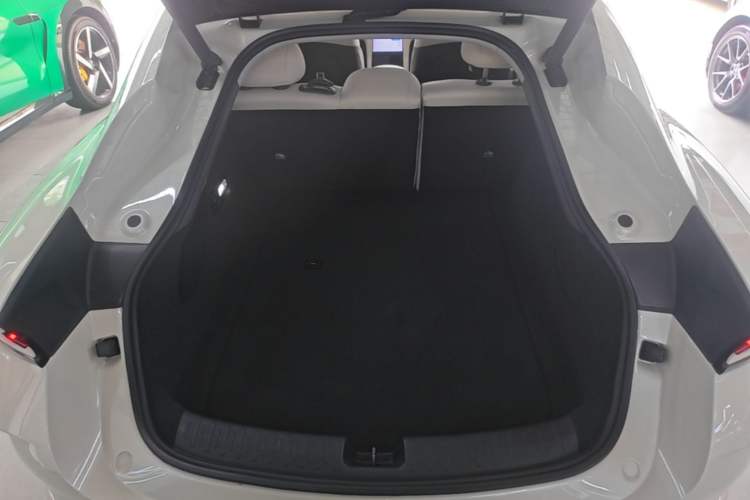 Used IM L6 2024 Max Long-Range Version Trunk
