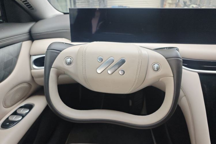 Used IM L6 2024 Max Standard Edition Steering Wheel