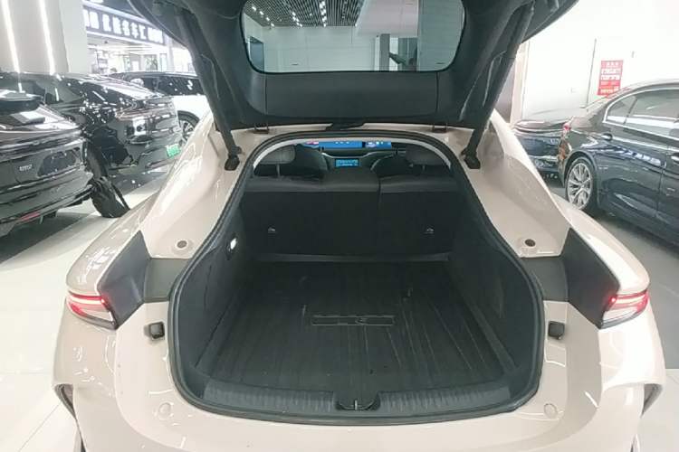 Used IM L6 2024 Max Standard Edition Trunk