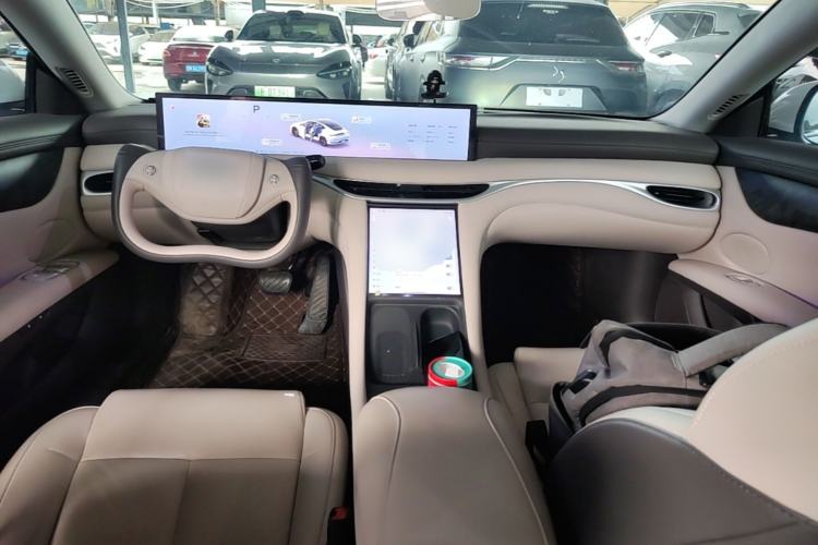 Used IM L6 2024 Max Standard Edition Center Console