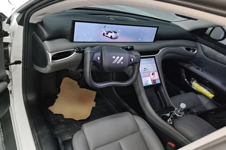 Used IM L6 2024 Max Standard Edition Center Console