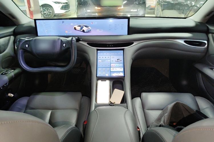 Used IM L6 2024 Max Standard Edition Center Console