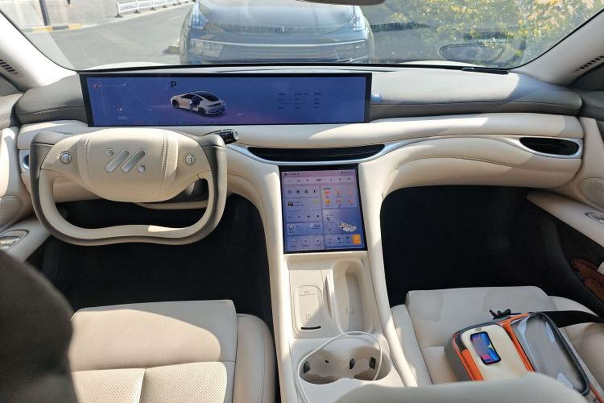 Used IM L6 2024 Max Long-Range Version Center Console