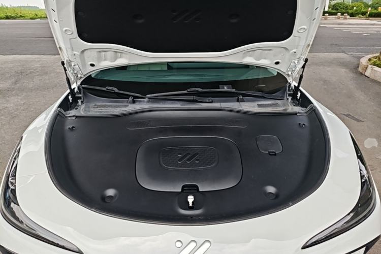 Used IM L6 2024 Max Standard Edition Engine Bay