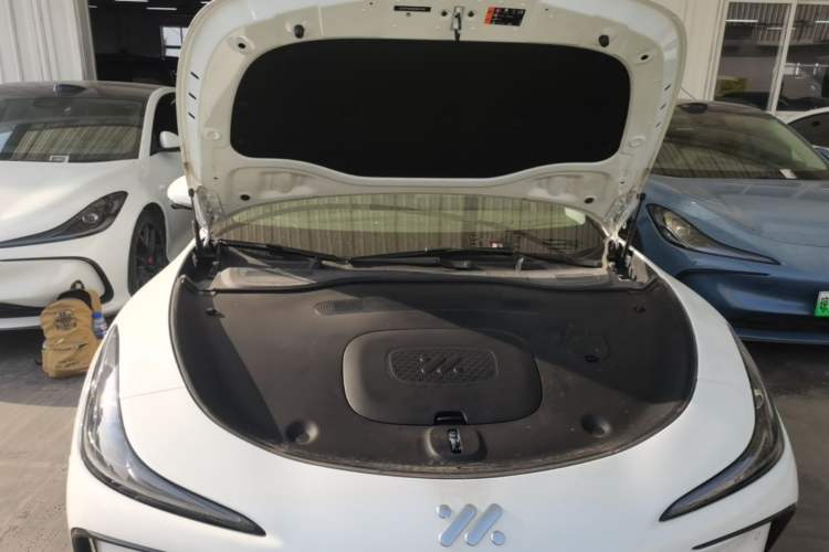 Used IM L6 2024 Max Standard Edition Engine Bay
