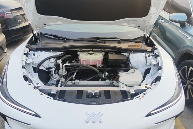 Used IM L6 2024 Max Standard Edition Engine Bay