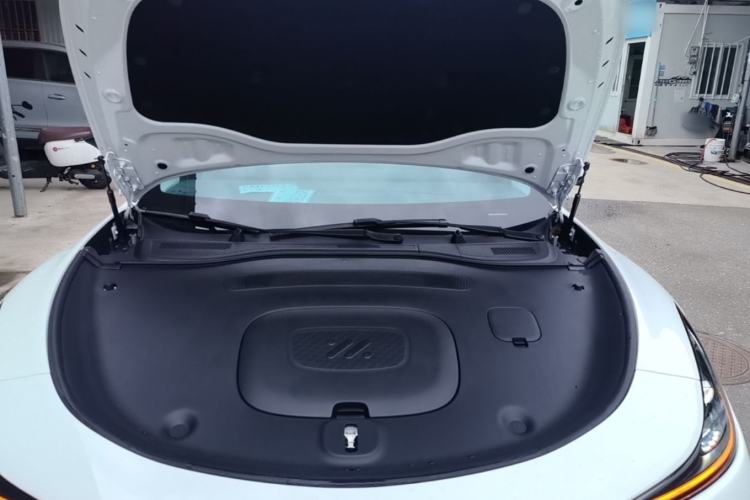 Used IM L6 2024 Max Standard Edition Engine Bay