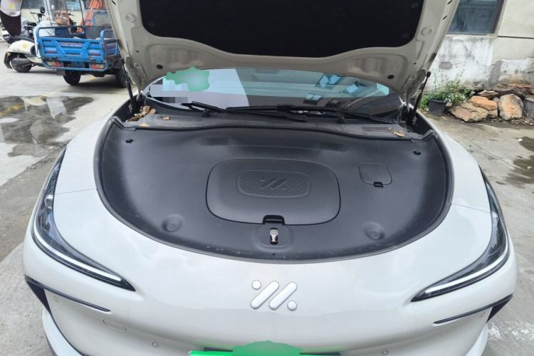 Used IM L6 2024 Max Standard Edition Engine Bay