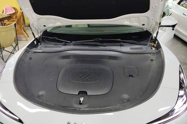 Used IM L6 2024 Max Standard Edition Engine Bay