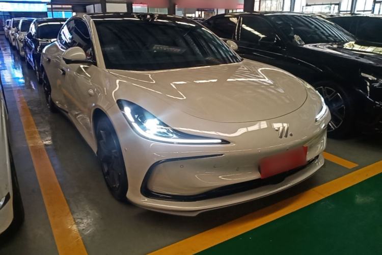 Used IM L6 2024 Max Standard Edition Front Right 45 Deg