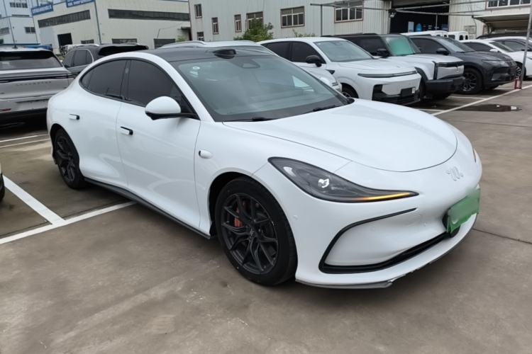 Used IM L6 2024 Max Standard Edition Front Right 45 Deg